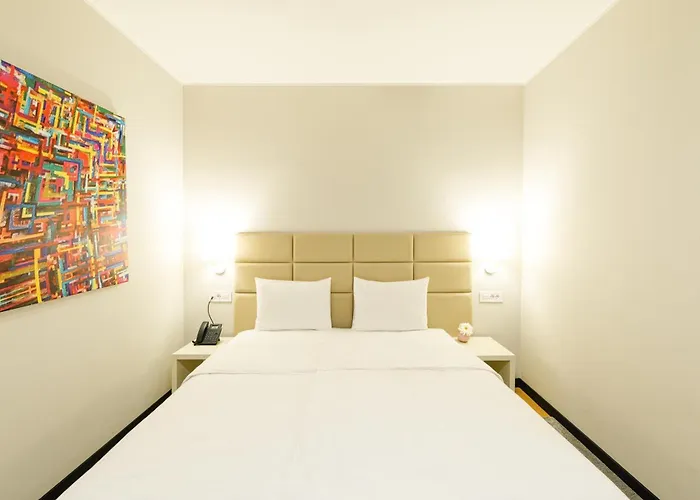 Lanterna Rooms City Center