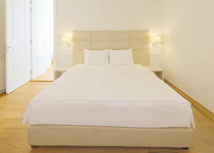 Lanterna Rooms City Center