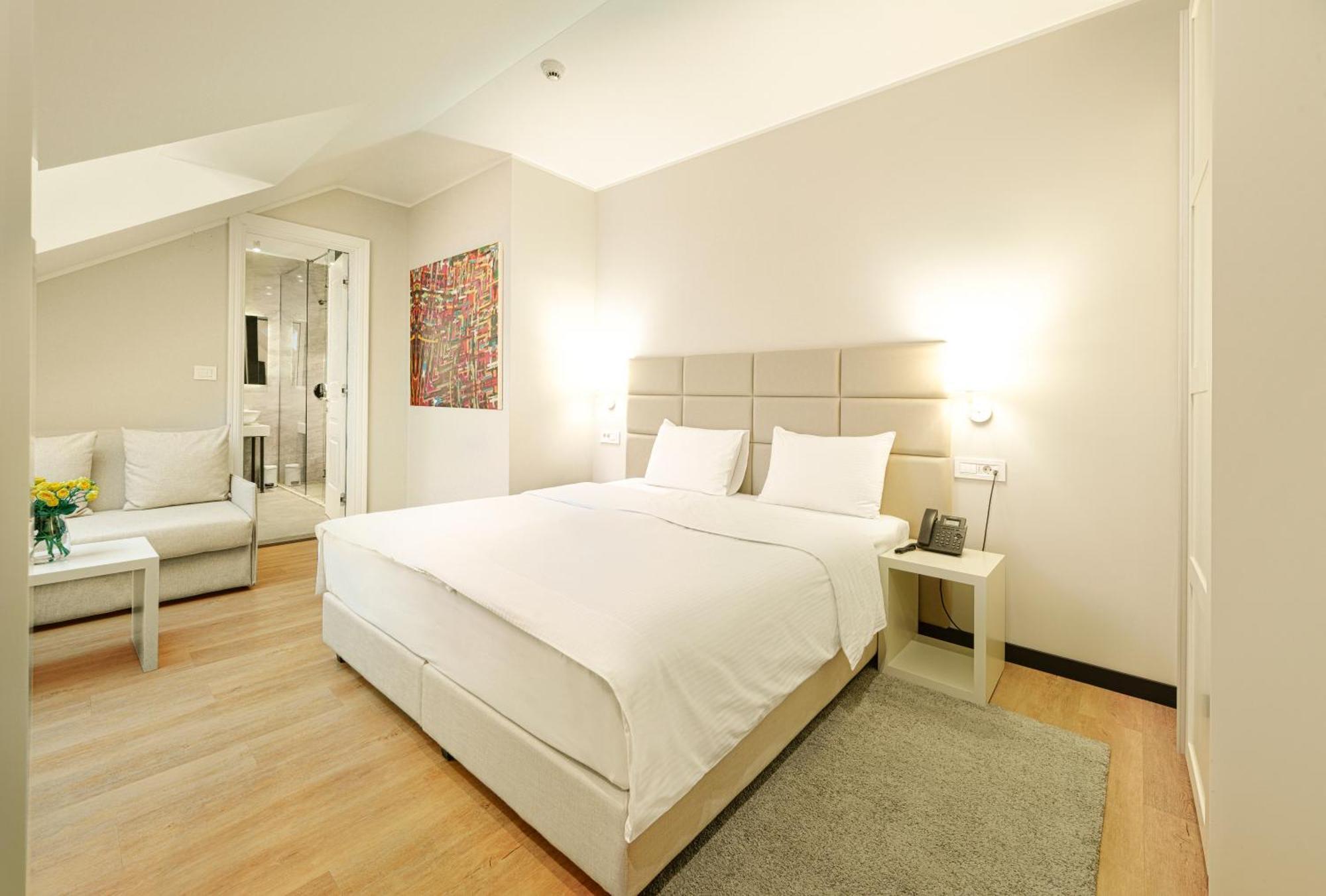 Konukevi Lanterna Center 4*
