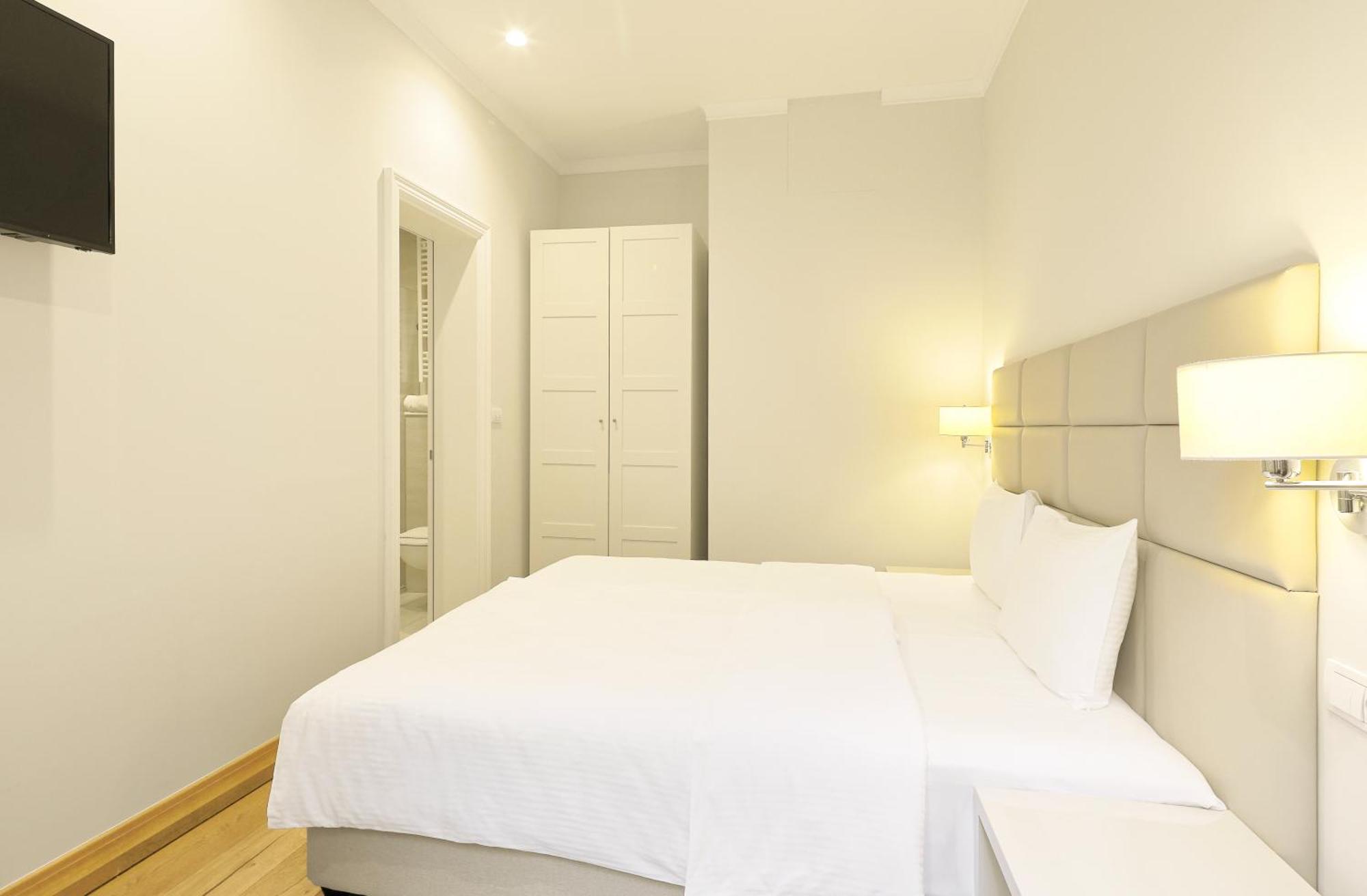 Lanterna Center Konukevi 4*