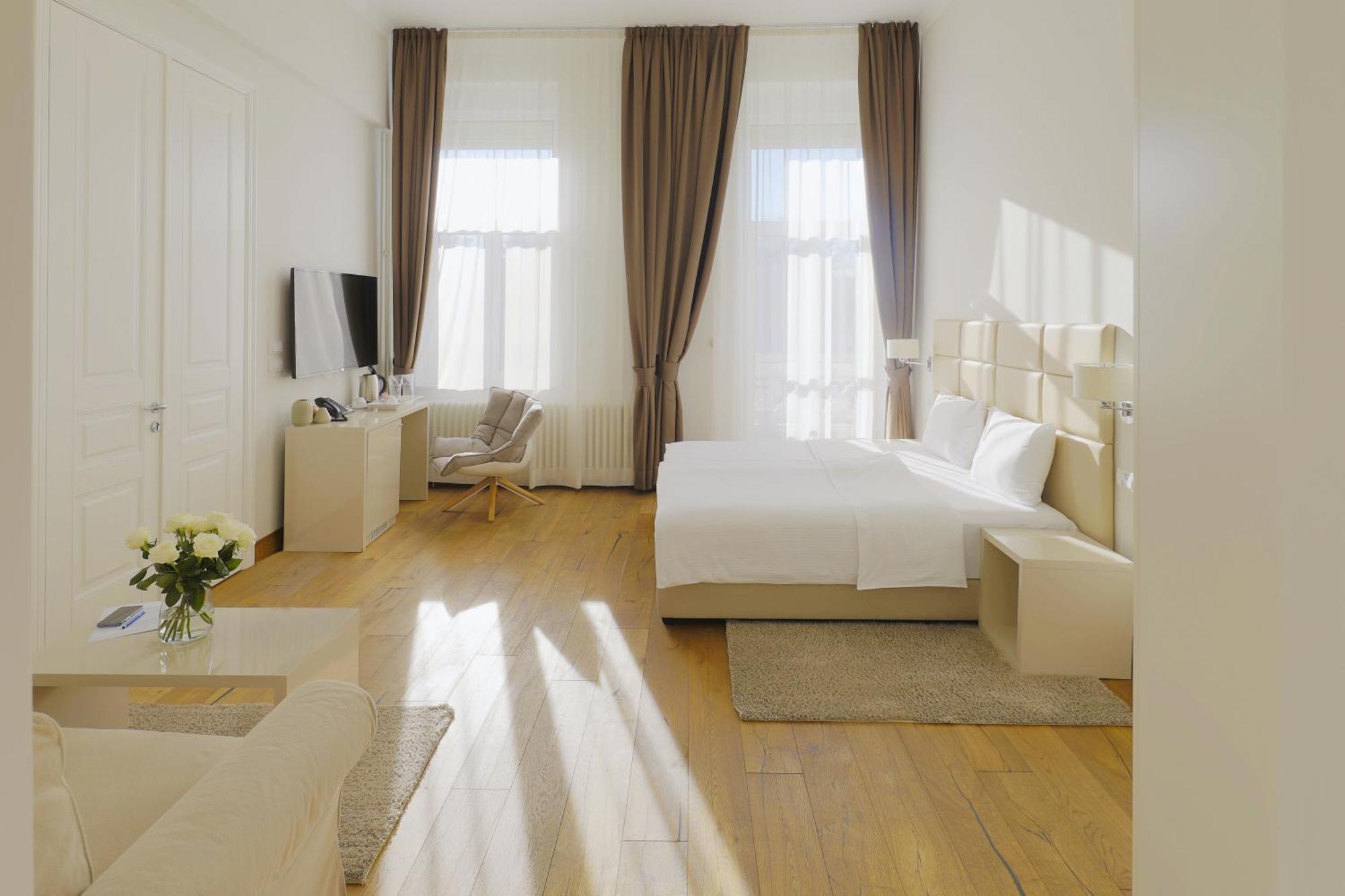 Konukevi Lanterna Center Novi Sad
