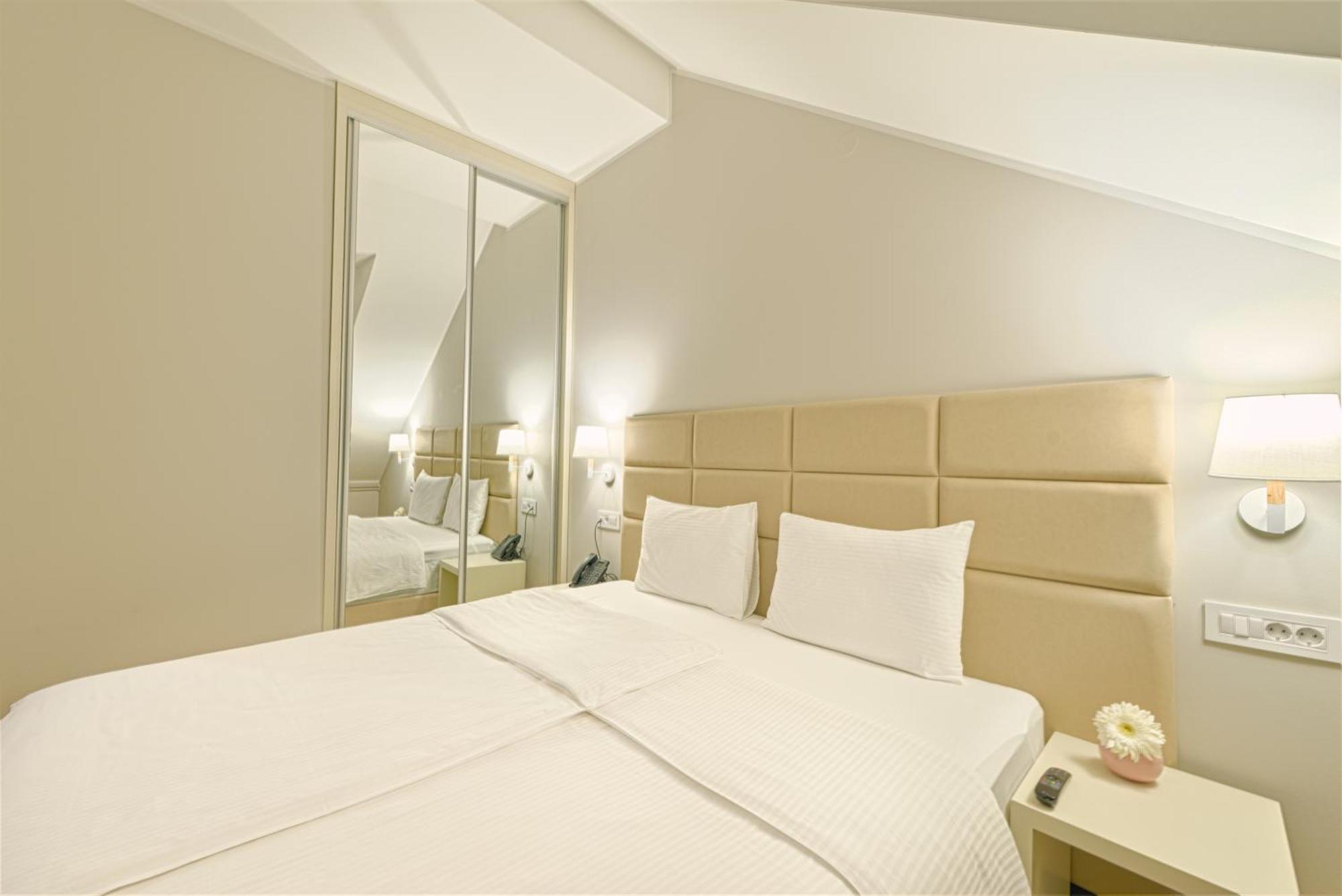 Lanterna Center 4*