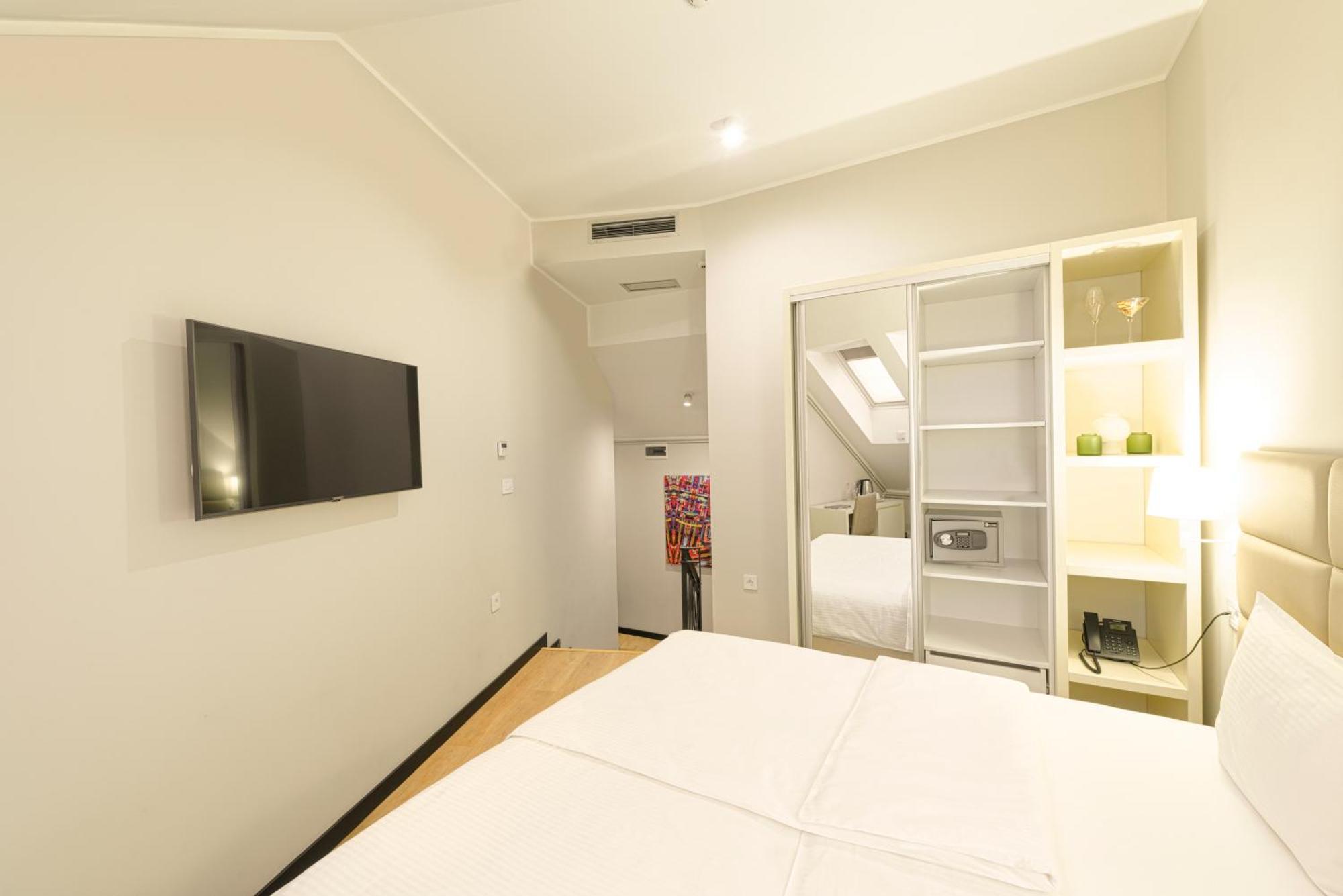 Lanterna Center 4*