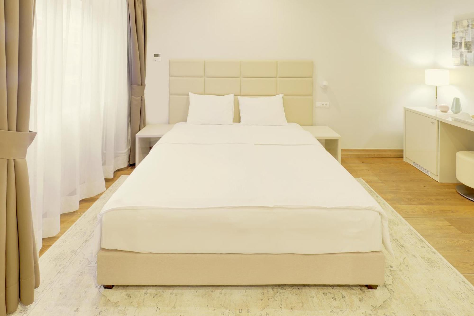Lanterna Center 4*